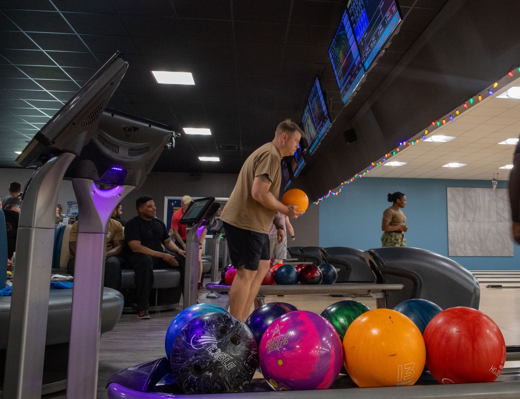 BEL_2026_Man_Bowling.jpg