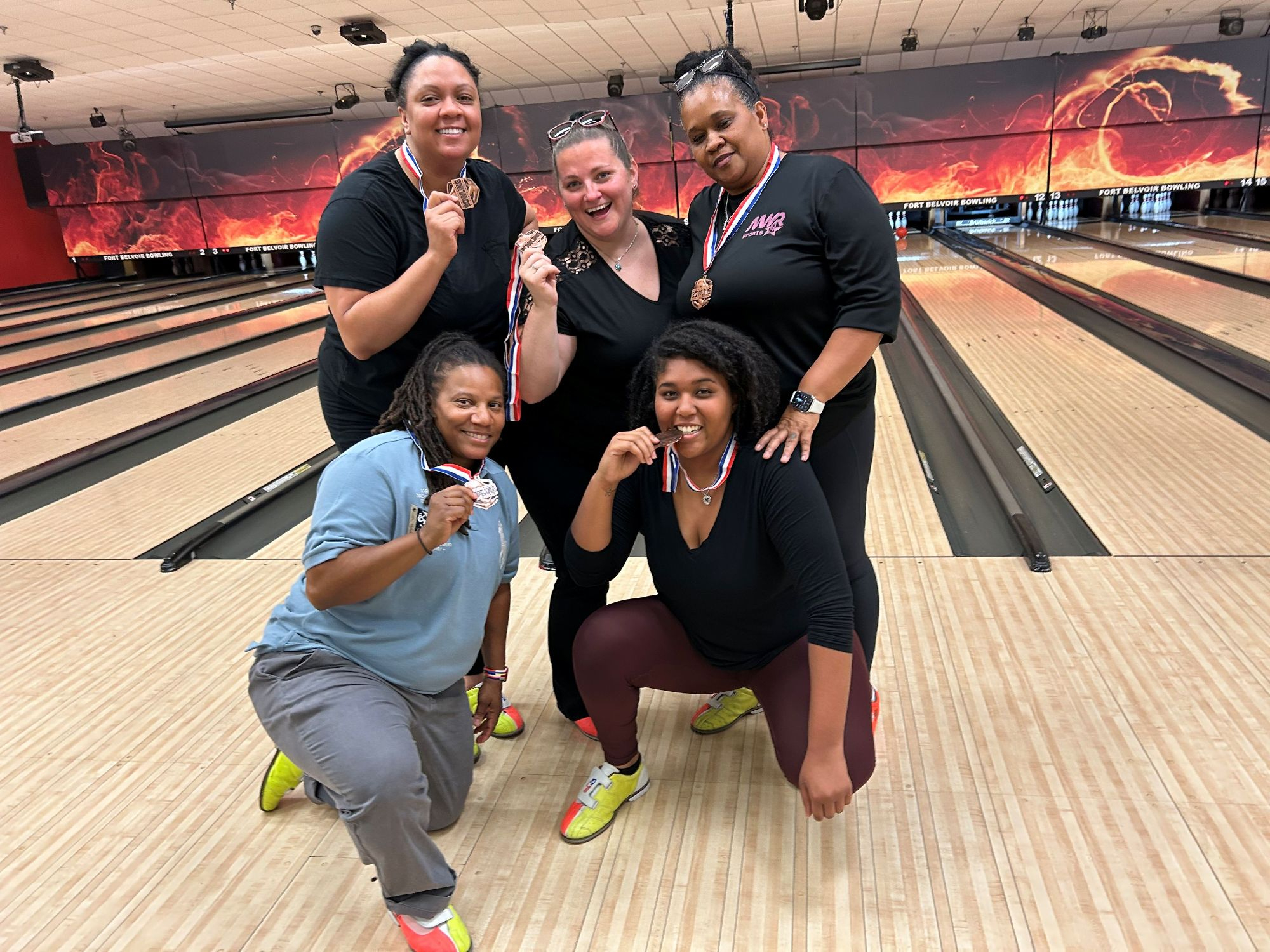 BEL_Bowling_Group_Medals2.jpg